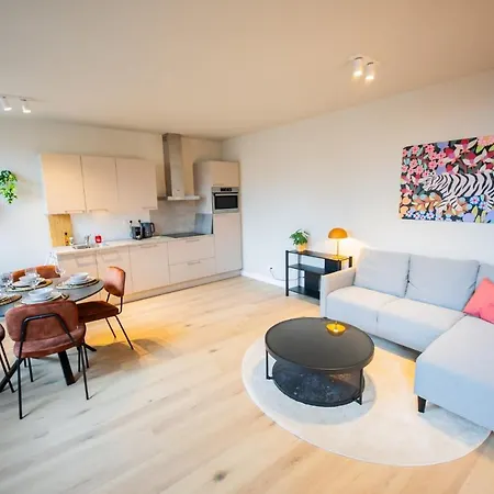 Ample 3 Bedroom Appartement