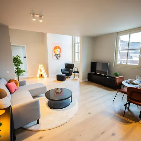 Ample 3 Bedroom شقة